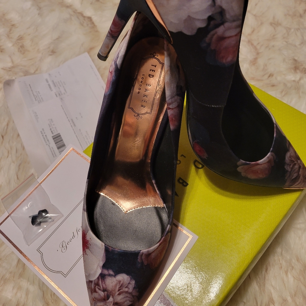 Ted Baker Kawaap Floral Pumps